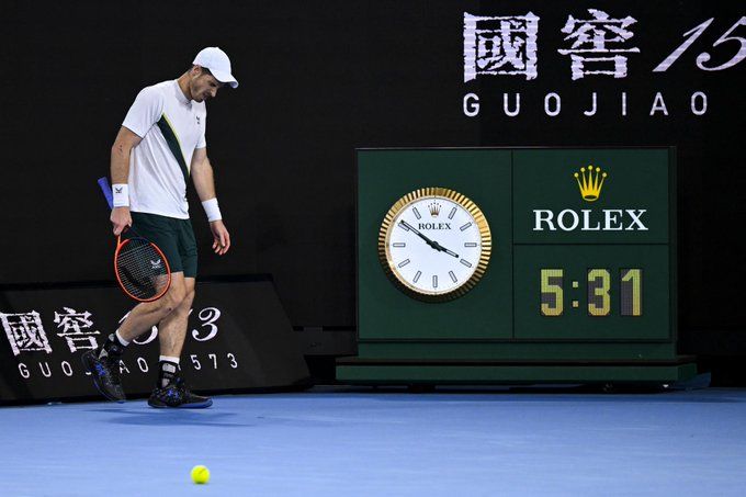 Murray, durante su maratoniano partido de madrugada en Australia.