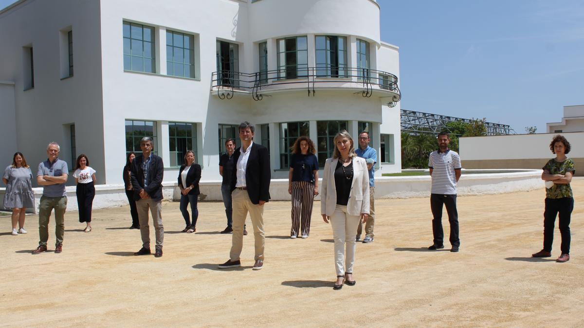 El equipo de la OTRI en el campus de la UA