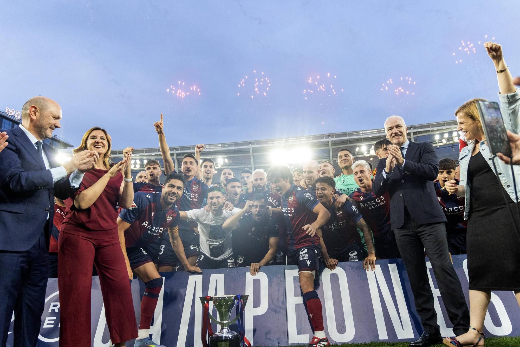 Las mejores imágenes de la celebración del Levante en el Ciutat