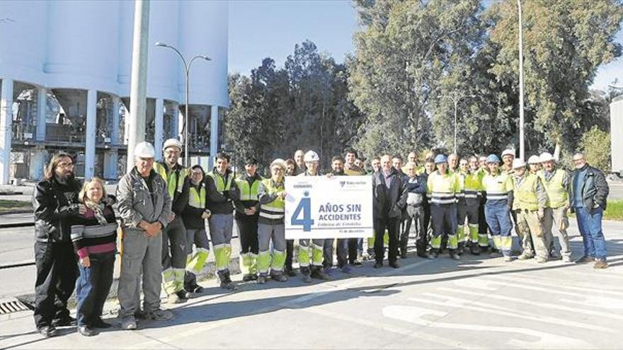 La fábrica de cementos Cosmos celebra cuatro años sin accidentes