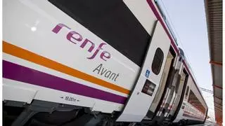 Renfe cancela casi 1.550 trenes de media, larga distancia y AVE por las huelgas contra el traspaso de Rodalies
