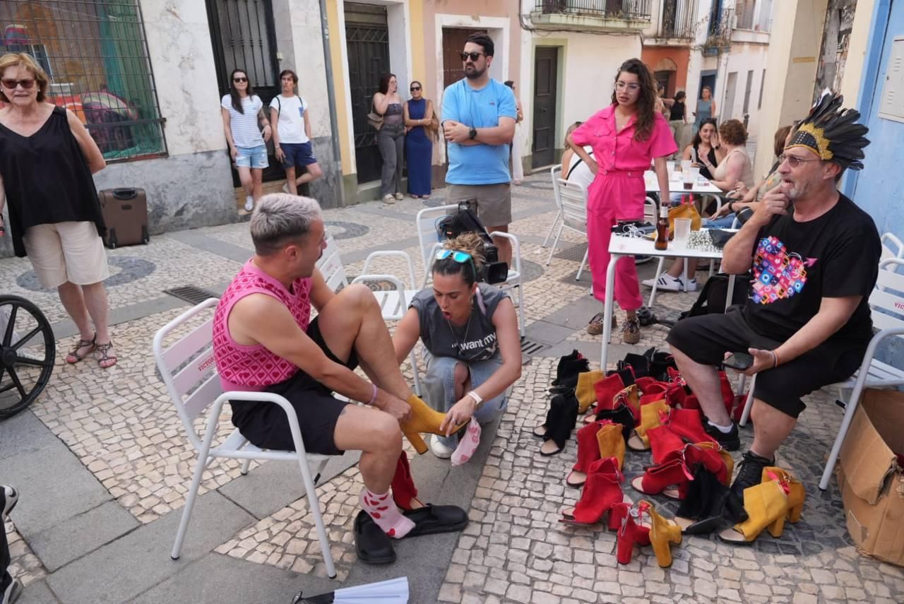 Así ha sido la carrera de tacones en Los Palomos de Badajoz