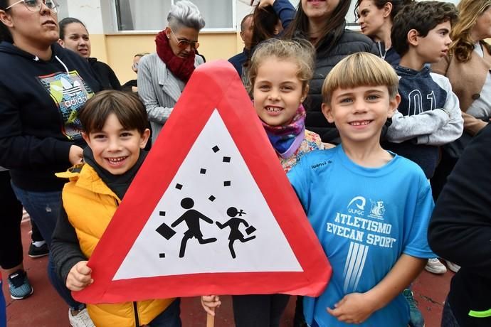 05/04/2019 TELDE.  Concentración de padres y madres por el mal estado del CEIP Principe de Asturias. Fotógrafa: YAIZA SOCORRO.  | 02/04/2019 | Fotógrafo: Yaiza Socorro