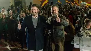 Abascal inicia la precampaña de Vox en Teruel: "El problema de Aragón y España es Pedro Sánchez, el capo de una mafia"