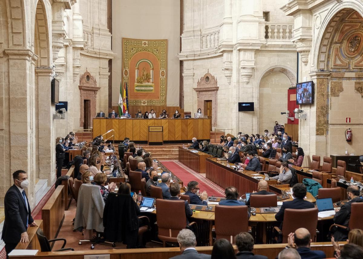 Vista general del pleno del Parlamento andaluz.
