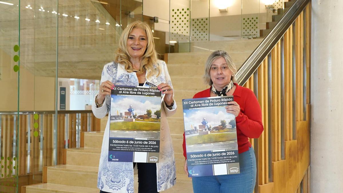 Por la izquierda, Aurora Cienfuegos, junto a Isabel González, directora de la Fundación Municipal de Cultura de Siero