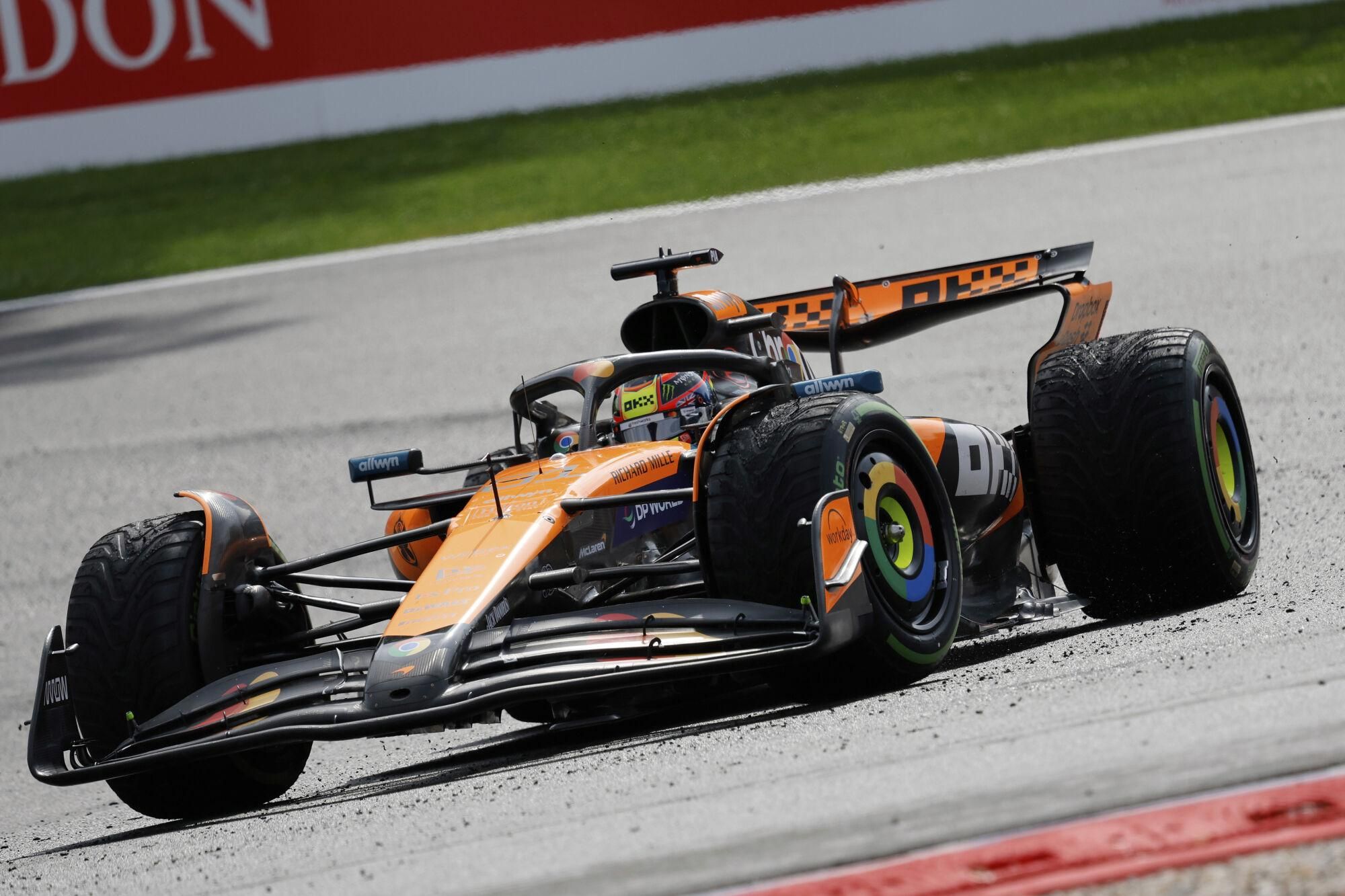 McLaren driver Oscar Piastri of Australia steers his car during the Formula One Grand Prix at the Spa-Francorchamps racetrack in Spa, Belgium, Sunday, July 27, 2025. (AP Photo/Geert Vanden Wijngaert) Associated Press / LaPresse Only italy and spain. EDITORIAL USE ONLY/ONLY ITALY AND SPAIN