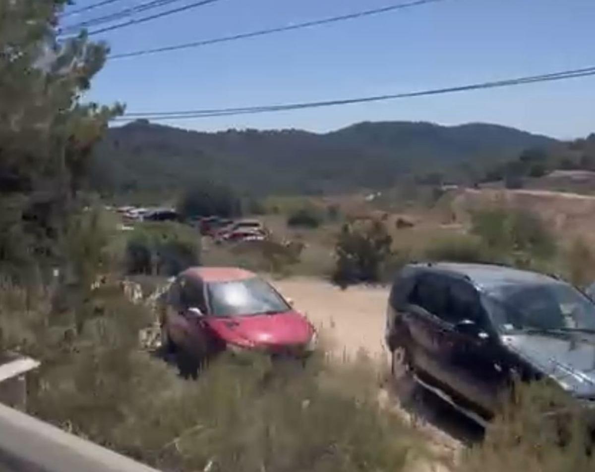 Otro lunes de «cumpleaños» en la casa alquilada para fiestas de Cala Tarida