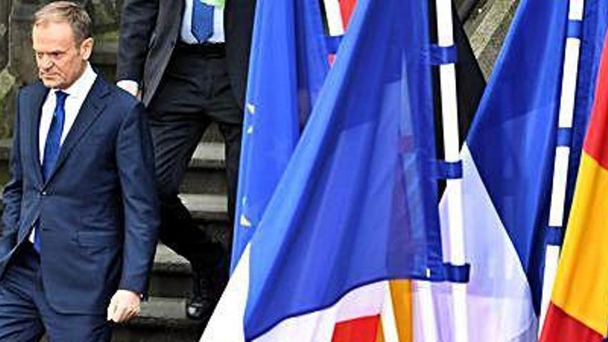 Tusk va instar a evitar el lideratge de partits antieuropeus