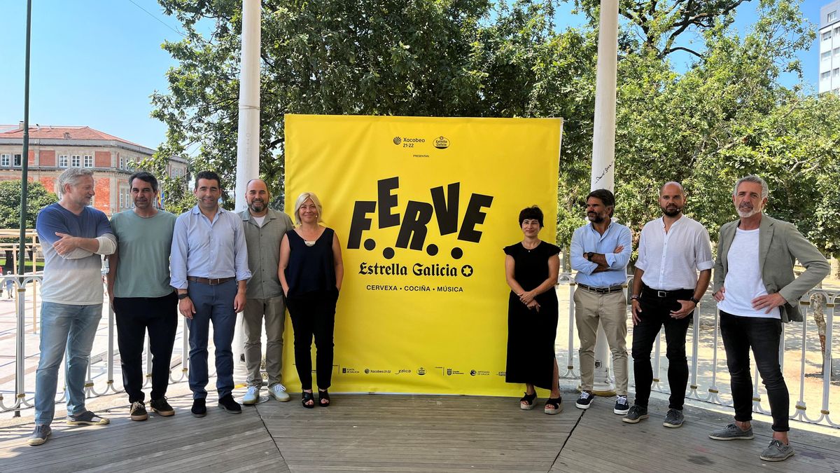 Organizadores y patrocinadores con los chefs estrella Michelin, esta mañana en la presentación de Ferve en el palco de la Alameda