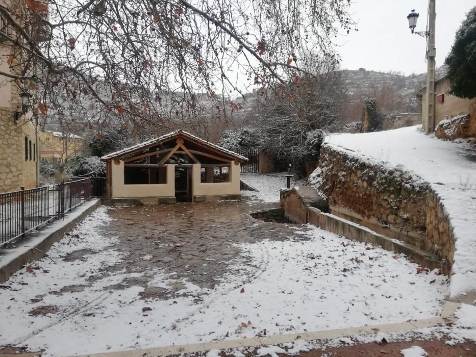 La nieve cubre Los Serranos y el Rincón de Ademuz