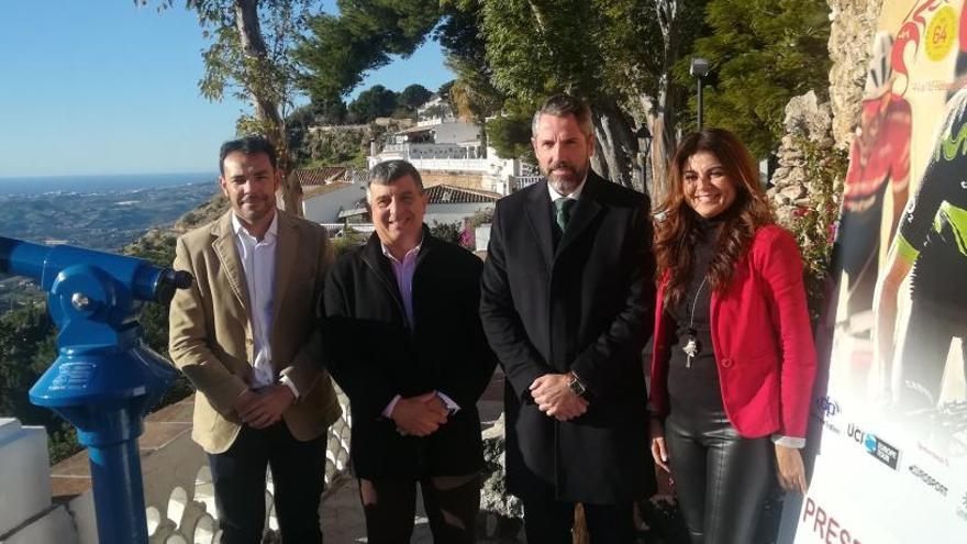 La presentación de la carrera con el alcalde de la ciudad, Juan Carlos Maldonado, y la edil de Deportes, Nuria Rodríguez, acompañados por el presidente del evento, Joaquín Cuevas.