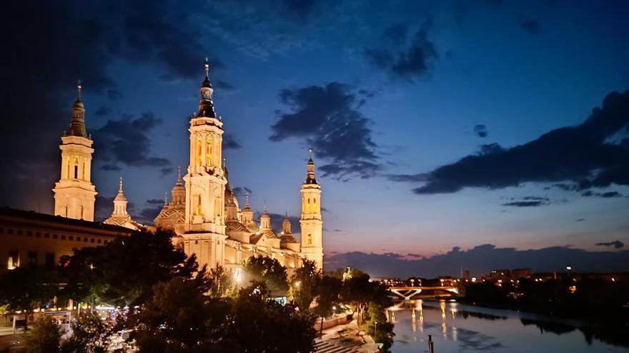 PILAR ILUMINADO. BASILICA DEL PILAR. ZARAGOZA