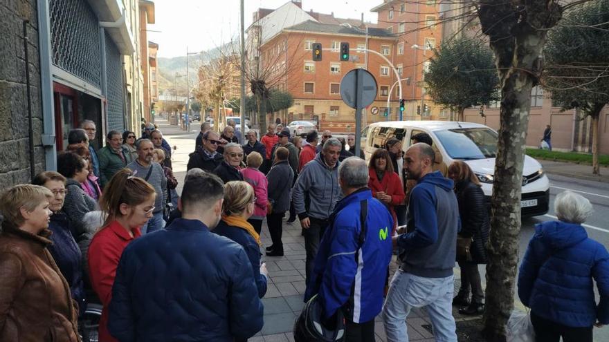 El barrio de San Pedro clama contra &quot;los jamoneros&quot;