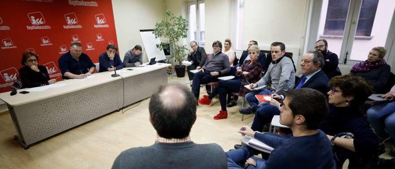 La reunión de ayer de la comisión colegiada de IU de Asturias.