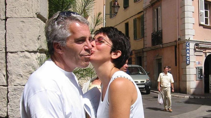 Epstein en España: enamorado de Barcelona, crítico con el desfase de Ibiza y el "machismo" de Madrid y fan de los zapatos de El Ganso