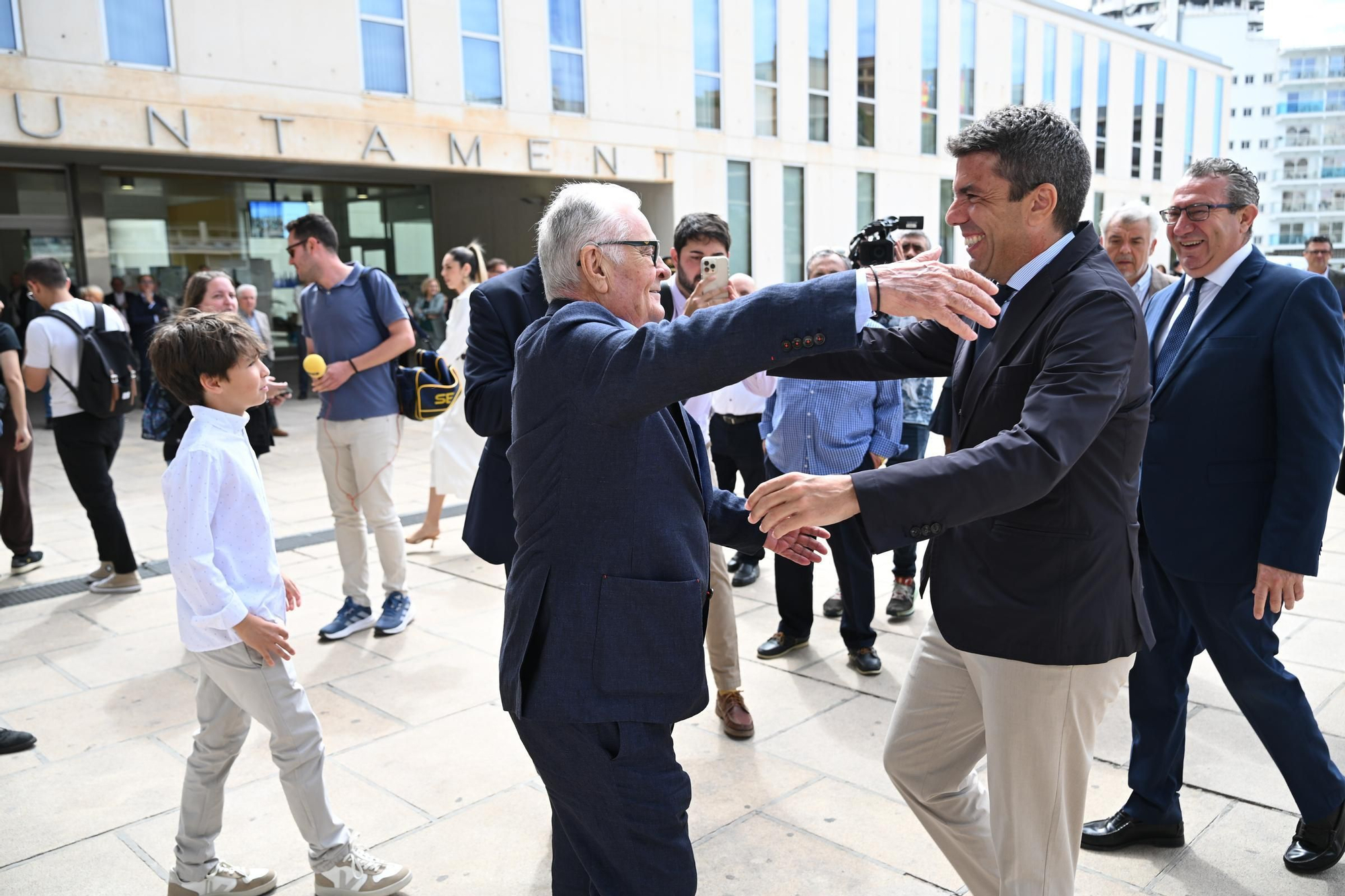 Celebración del Día de Europa en Benidorm y entrega de la distinción a Enrique Ballester