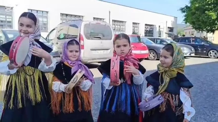 Bertamiráns, capital do 'tradi': 800 persoas compiten no Concurso de Canto e Percusión Tradicional