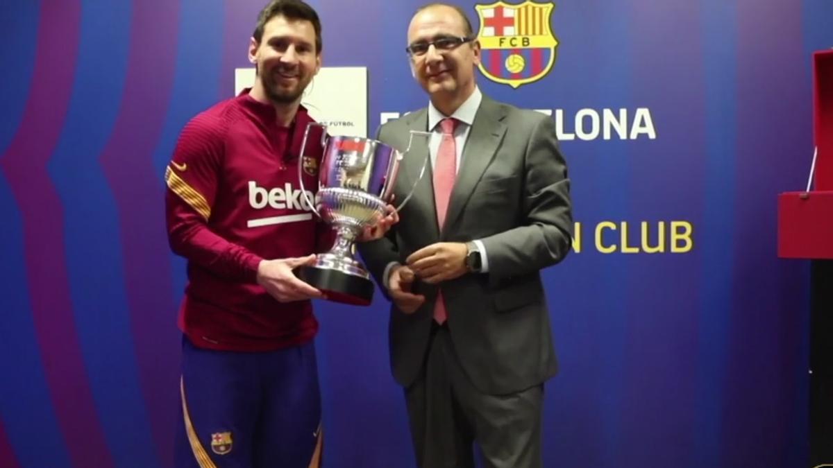 Messi recibe su séptimo Pichichi