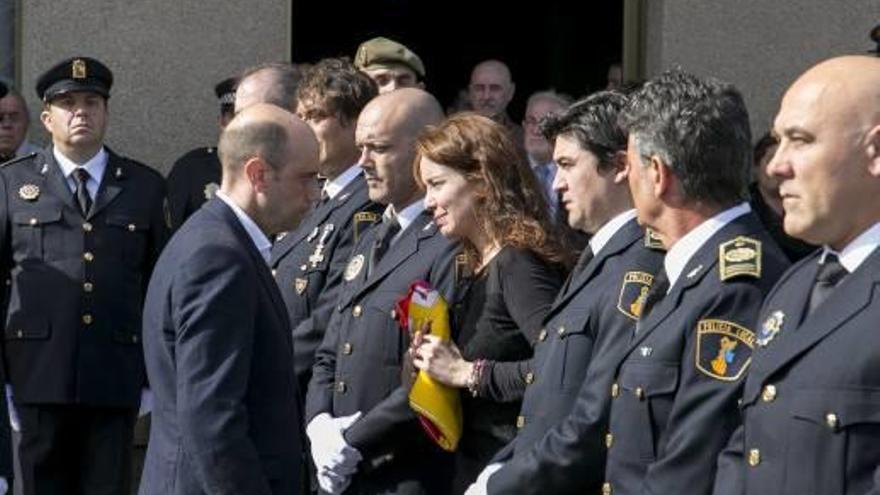 Entierro del fundador de la Unidad Canina de la Policía Local, Sergio Melgares, en la tarde de ayer.