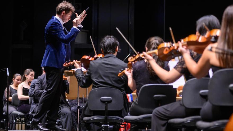 Andrés Salado: &quot;Sevilla ha demostrado que la solidaridad y la esperanza también pueden sentirse en cada nota&quot;