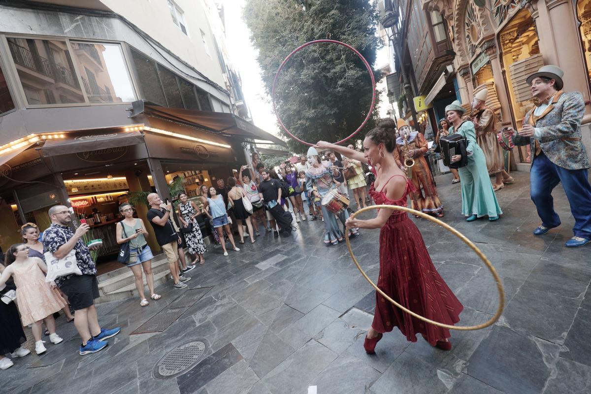 El Circo del Sol sale a la calle para presentar su nuevo espectáculo, ‘Corteo’