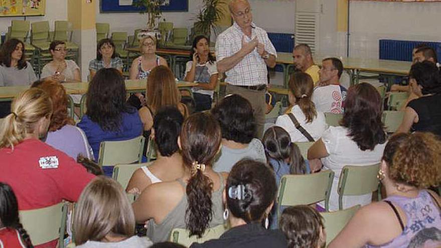 Los padres, cuando se reunieron para fijar medidas de presión.