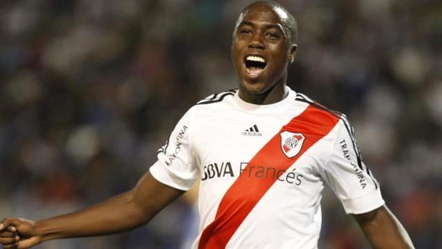 Balanta, con la camiseta de River.