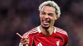 ¡Ekitiké no desaprovechó la asistencia de Salah para dar el segundo al Liverpool!