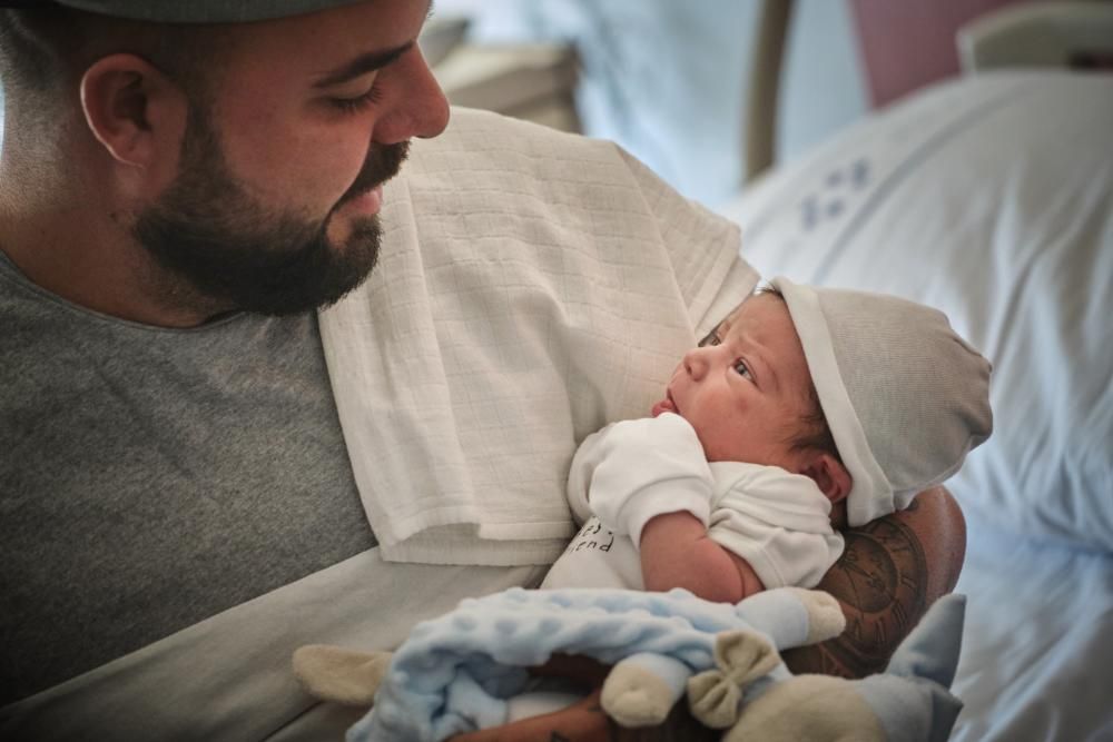 Pedro, el primer niño nacido en 2020 en Tenerife