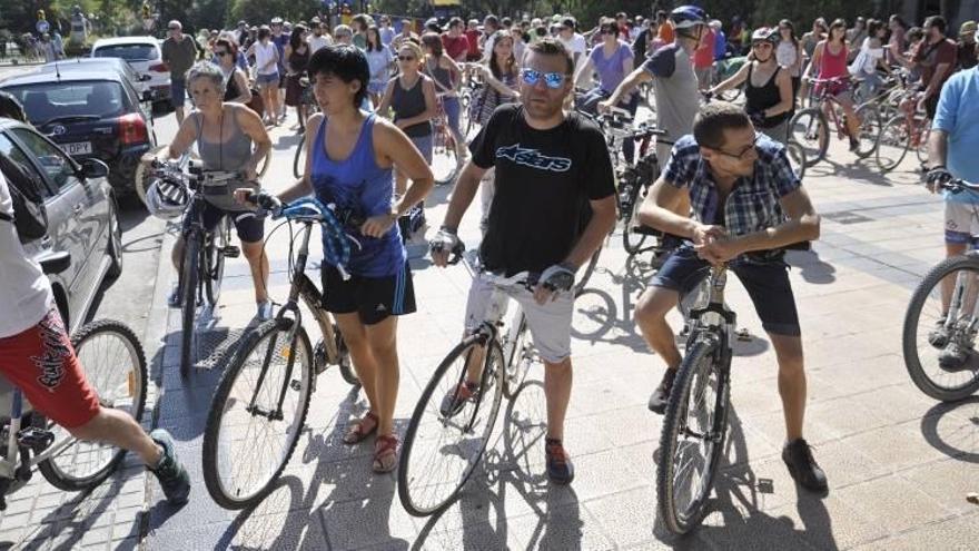 Pedalea reclama carriles bici separados del tráfico de vehículos a motor