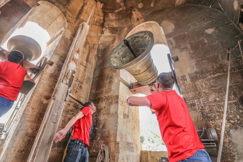 Volteo de campanas en la Iglesia de San Martín de