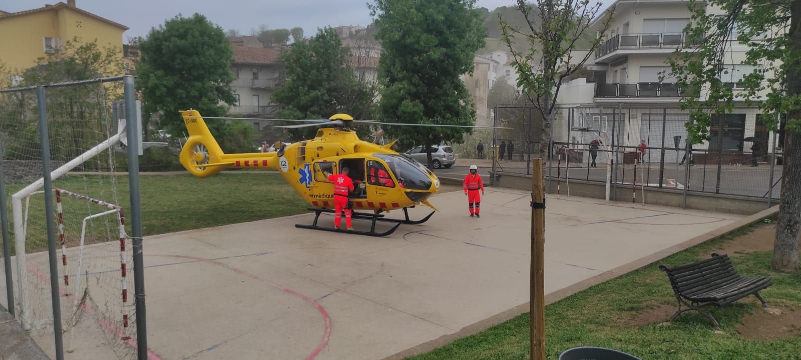 Cinc ferits en un foc a Olot