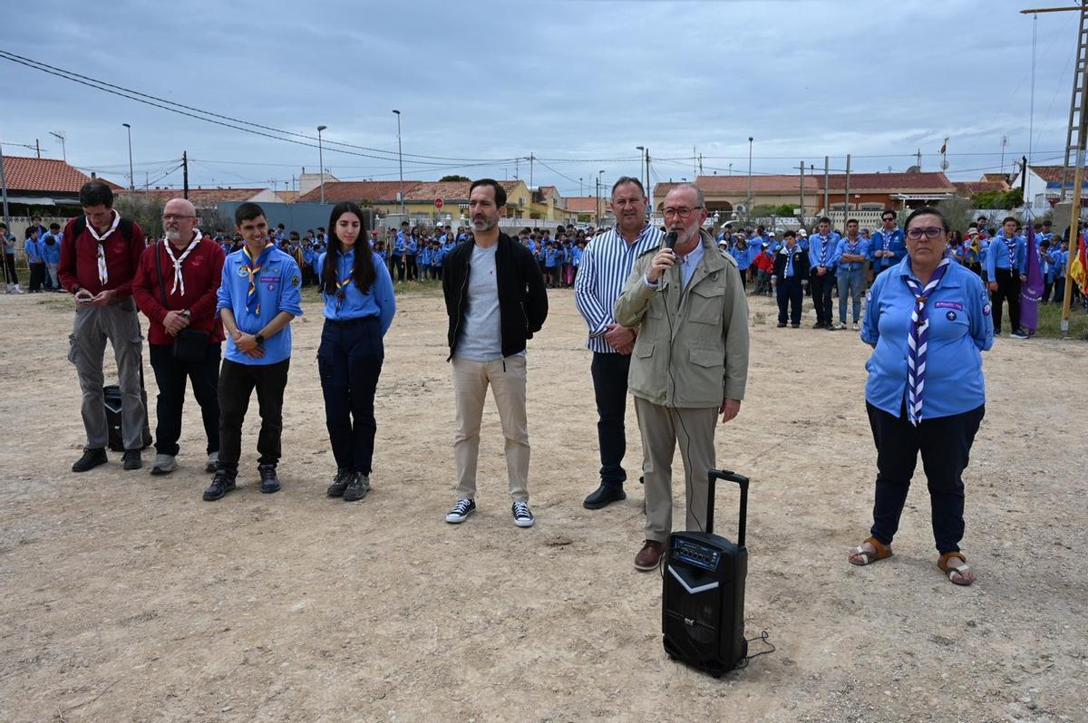 Una marea azul del uniforme scouts inunda El Campello transmitiendo valores y respeto al medio ambiente
