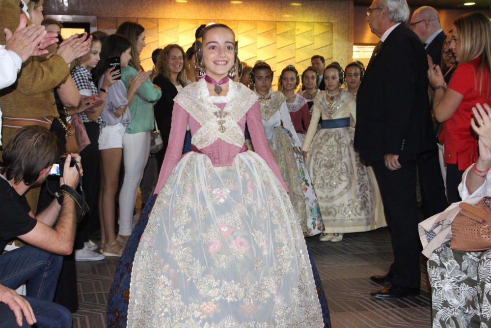 Estreno de las falleras mayores y cortes 2020 en Una Festa per a Tots