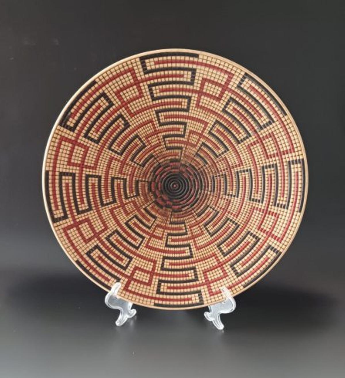 Pravia enseña el arte de la madera