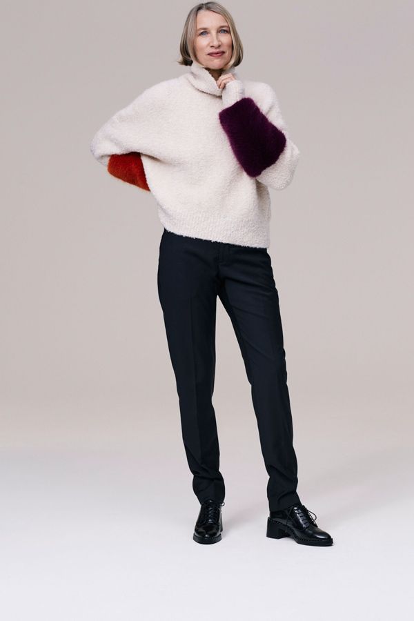 Campaña timeless de Zara: modelo con sudadera peluche