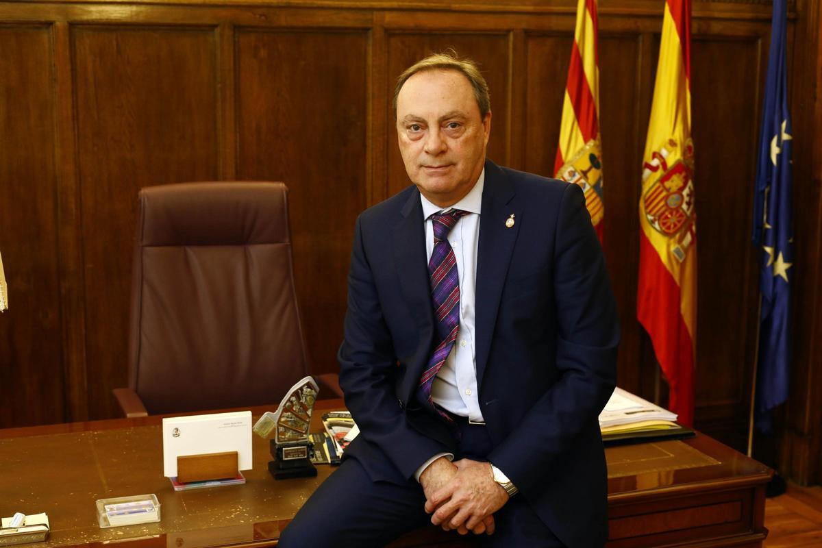 Antonio Morán, decano del Reicaz, expone una de las grandes reivindicaciones del colectivo profesional.