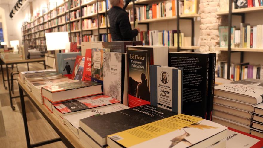 Crisi a la distribució de llibres: Per què no arriben novetats a les llibreries?