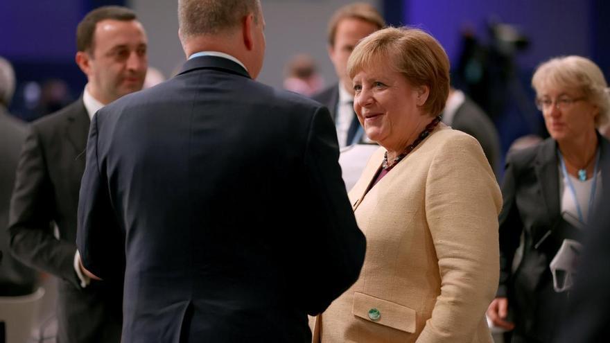 Camps revela que Merkel intentó mediar para permitir el desembarco del barco de Open Arms en 2019
