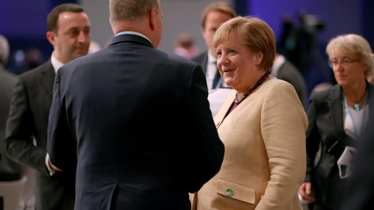 Camps revela que Merkel intentó mediar para permitir el desembarco del barco de Open Arms en 2019.