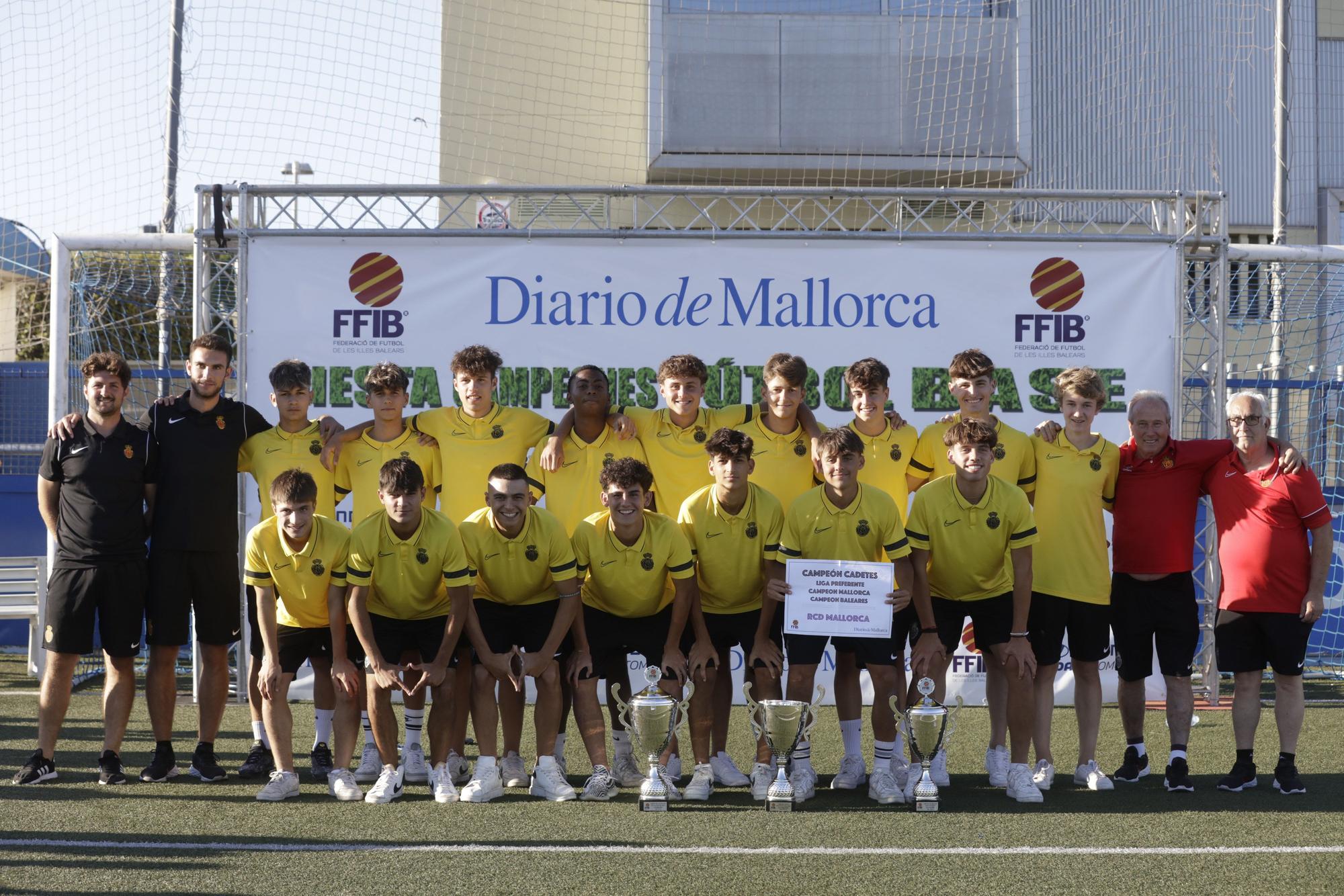 Mallorca cadete, campe�n de Liga, Mallorca Preferente y Baleares.jpg