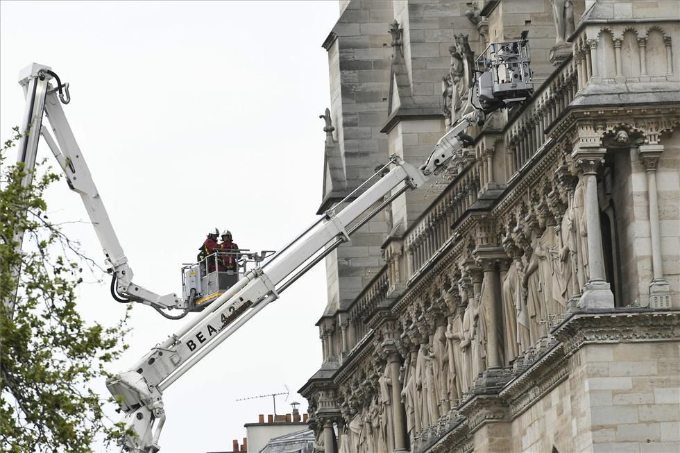 El día después del incendio de la catedral de Notre Dame