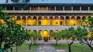 Intervención lumínica en el claustro del Monestir de Pedralbes.