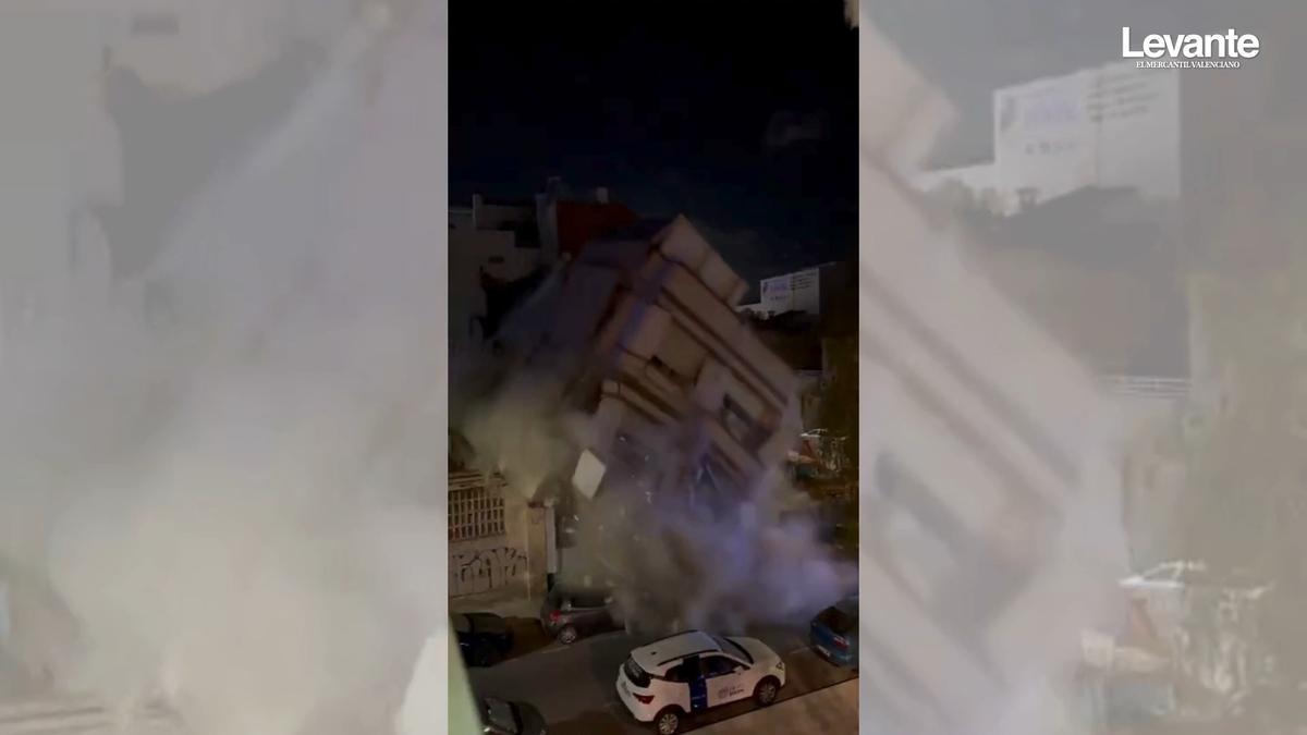 Es desploma un edifici de tres plantes a València