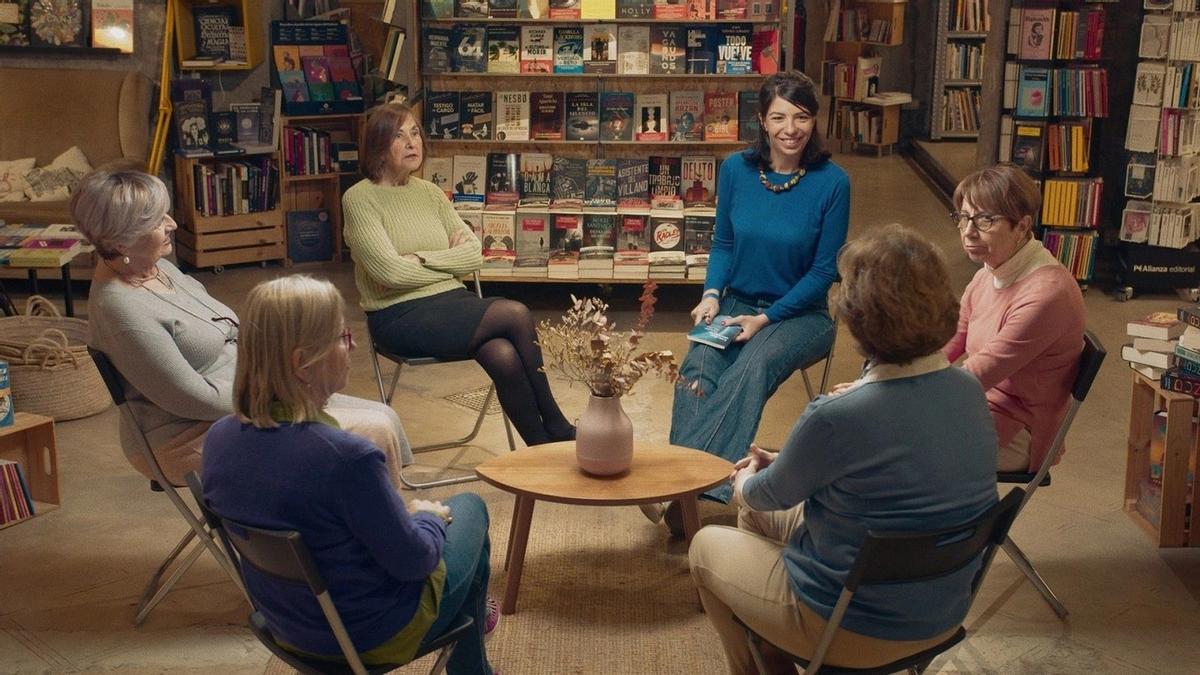 Una escena de la película 'Cien libros juntas'
