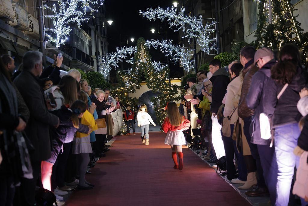 La 'Shopping Night' navideña seduce a los compradores de Cartagena