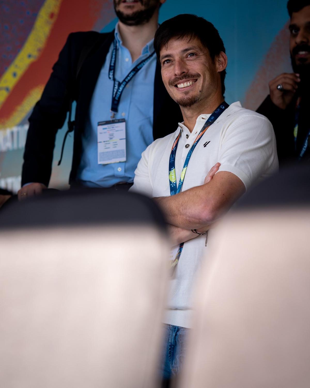 David Silva en la grada viendo los partidos de pádel de la primera jornada