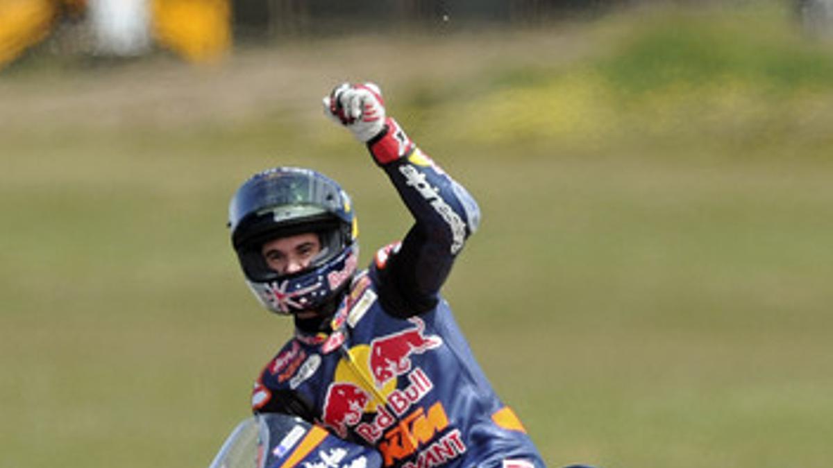 Sandro Cortese, tras ganar en Phillip Island.