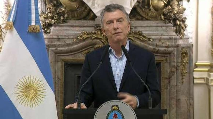 Macri anuncia a los argentinos la petición de ayuda al FMI.